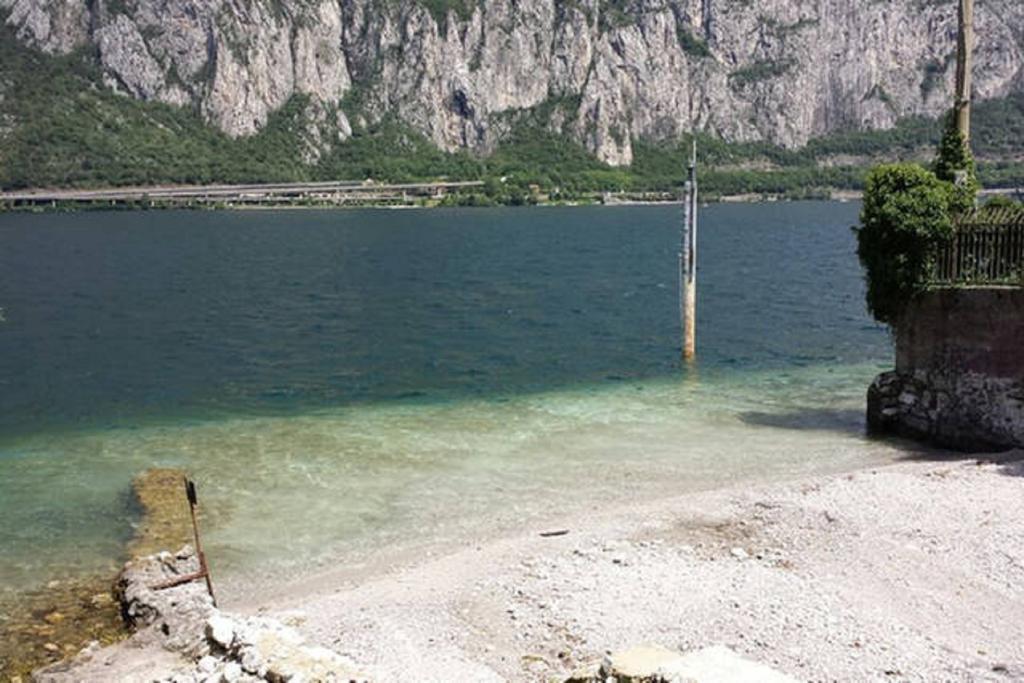 מנדלו דל לאריו L For Lake חדר תמונה